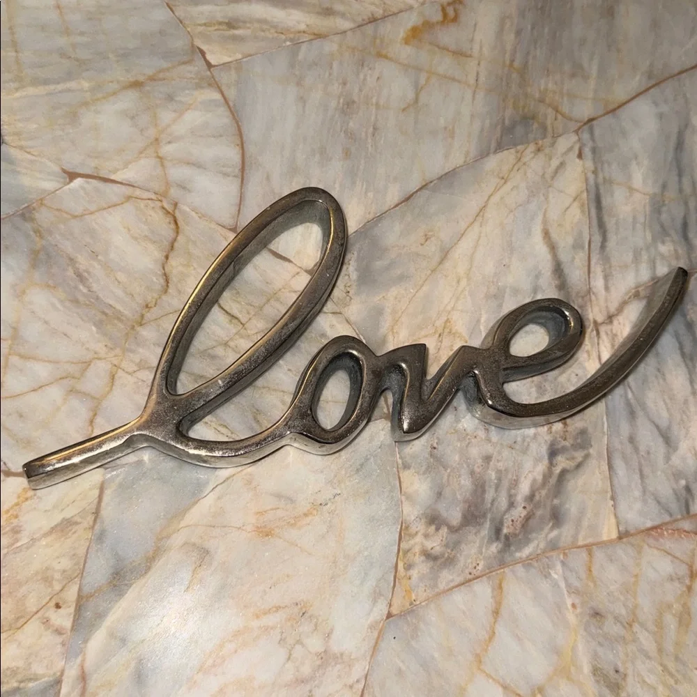 Silver Heart Wall Decor with 'Love'‎ Inscription